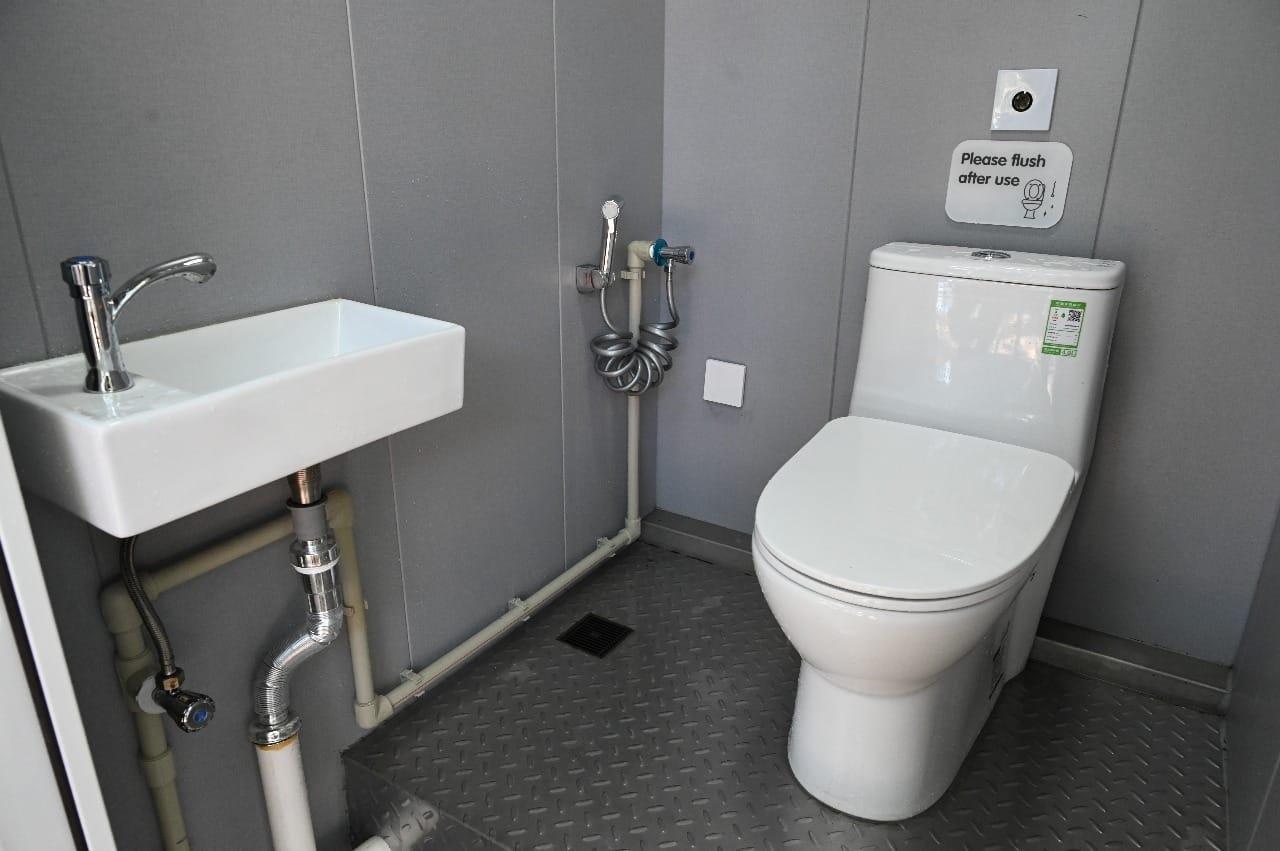 Lumbini Park · WC, washbasin and hand spray
